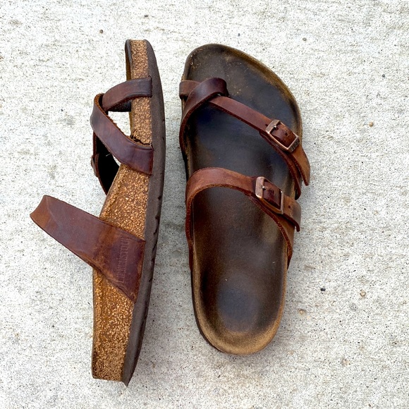 We’ll loved Birkenstocks - Picture 1 of 3